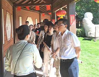 弘扬传统家规家训，，，，，，传秤装向上向善向廉”心灵